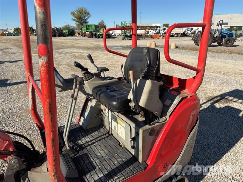 Yanmar SV16 小型挖掘机