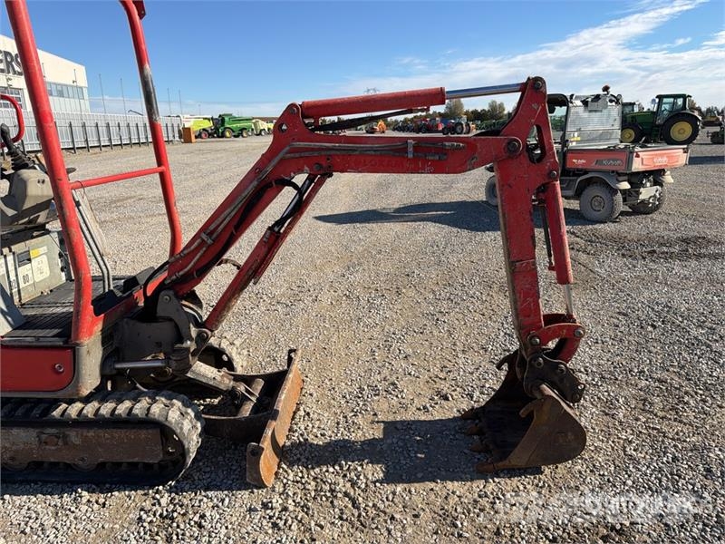 Yanmar SV16 小型挖掘机