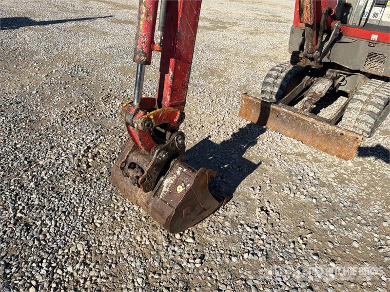 Yanmar SV16 小型挖掘机