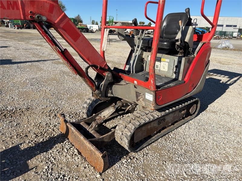 Yanmar SV16 小型挖掘机
