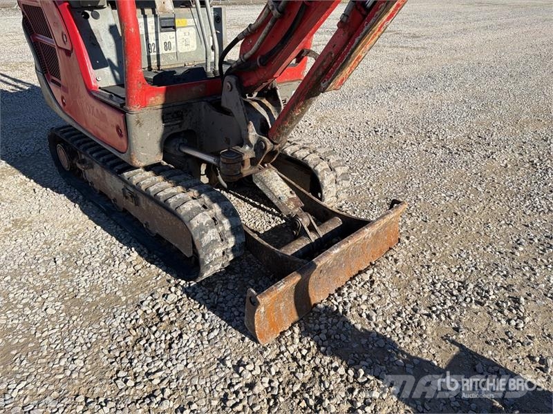 Yanmar SV16 小型挖掘机