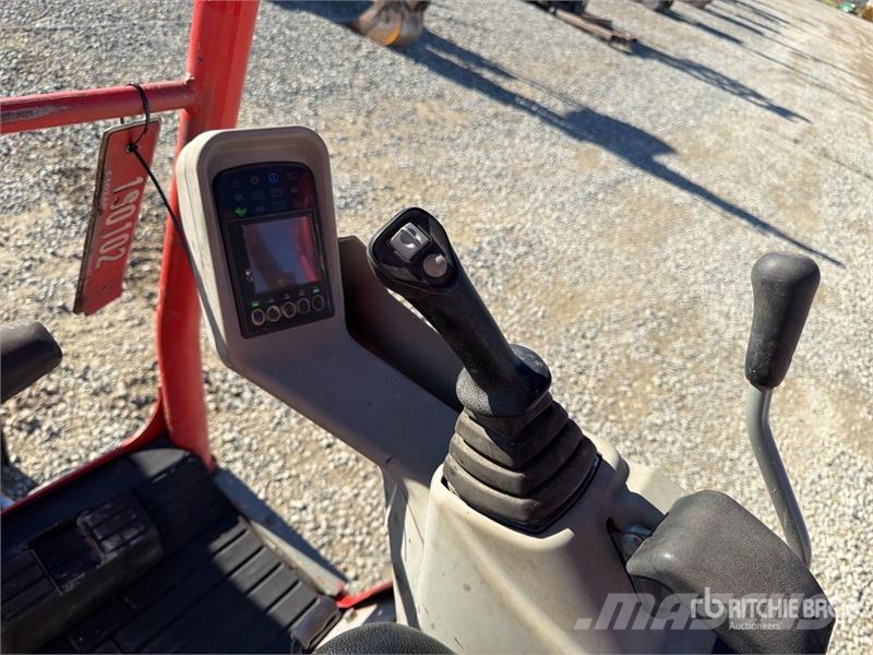 Yanmar SV16 小型挖掘机