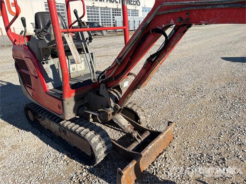 Yanmar SV16 小型挖掘机