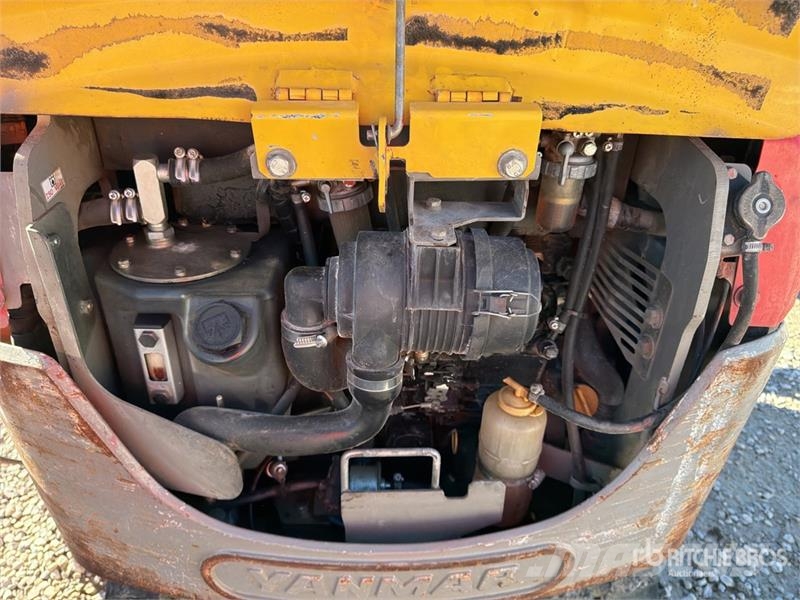 Yanmar SV16 小型挖掘机