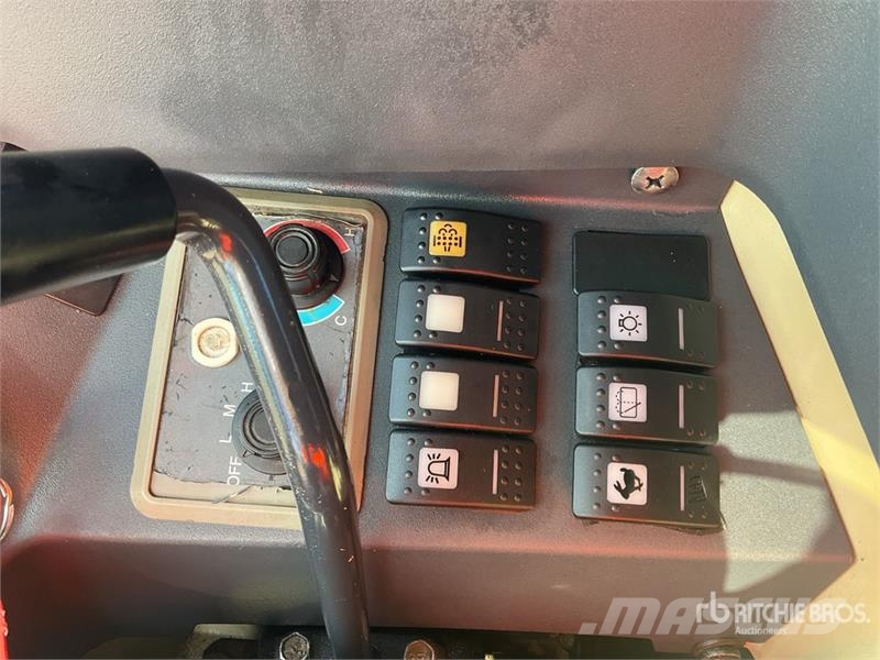 Yanmar VIO801A Tracked Excavator Bagri goseničarji