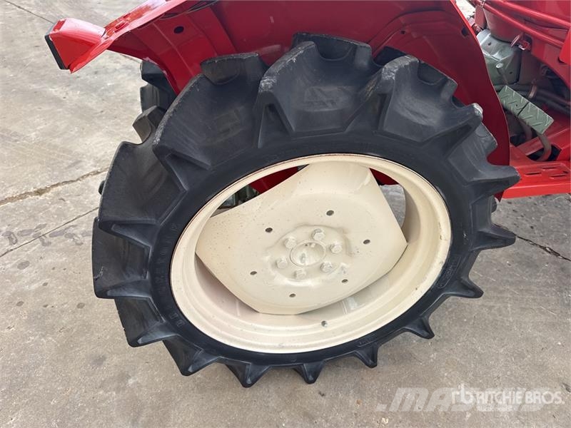 Yanmar YM1820D 4WD Utility Tractor Taajamatraktorit