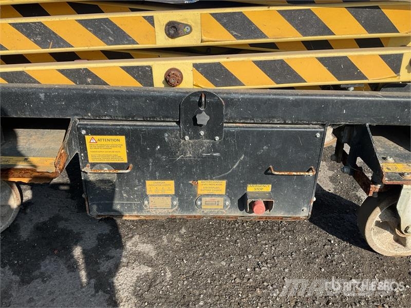 Youngman X3X Electric Scissor Lift (Inoperable) رافعات مقصية الشكل