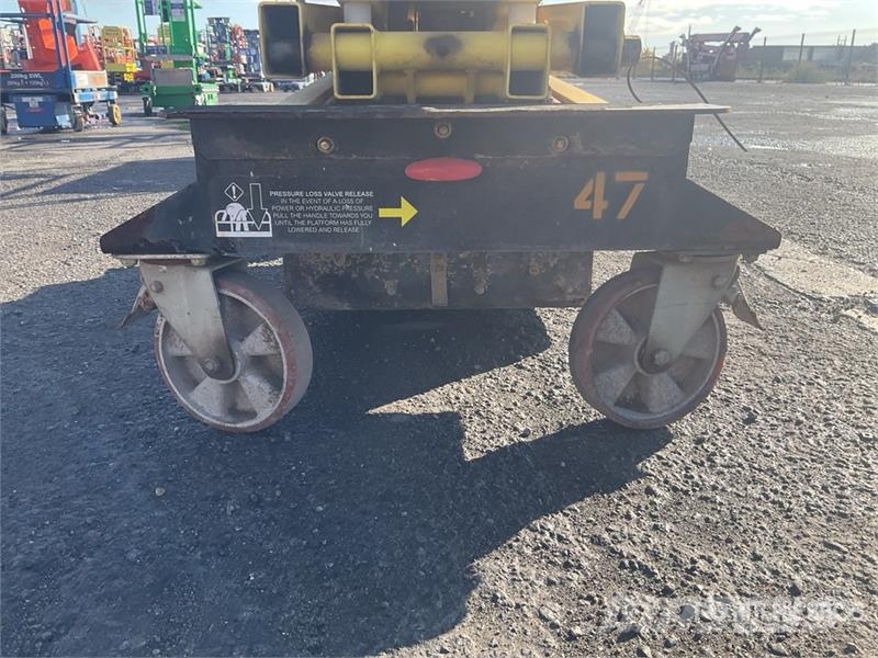 Youngman X3X Electric Scissor Lift (Inoperable) رافعات مقصية الشكل