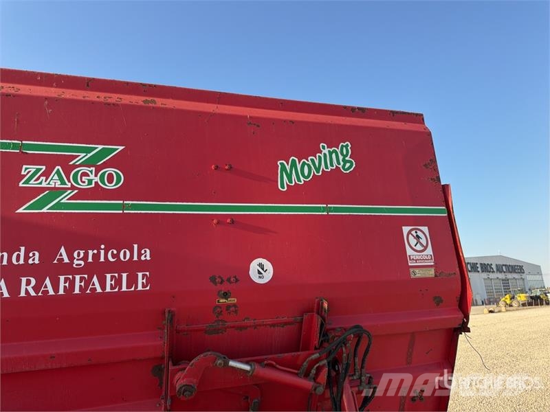 Zago KING 15 MD 4000 kg Feed Mixer Кормораздатчики