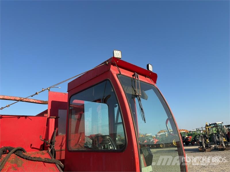 Zago KING 15 MD 4000 kg Feed Mixer Кормораздатчики