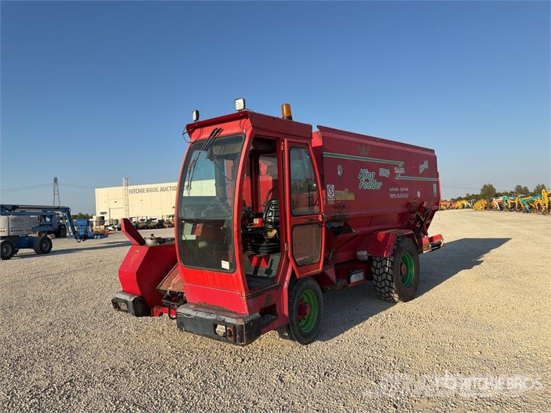 Zago KING 15 MD 4000 kg Feed Mixer Кормораздатчики