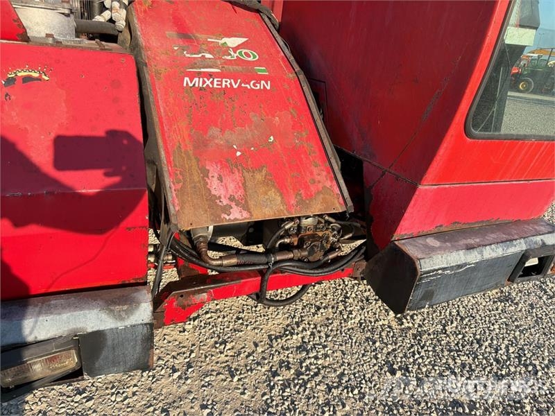 Zago KING 15 MD 4000 kg Feed Mixer Кормораздатчики