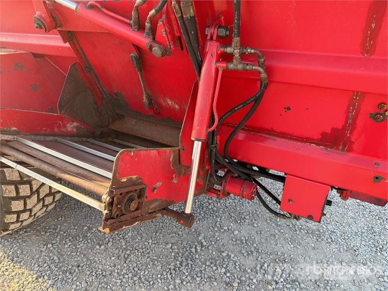 Zago KING 15 MD 4000 kg Feed Mixer Кормораздатчики