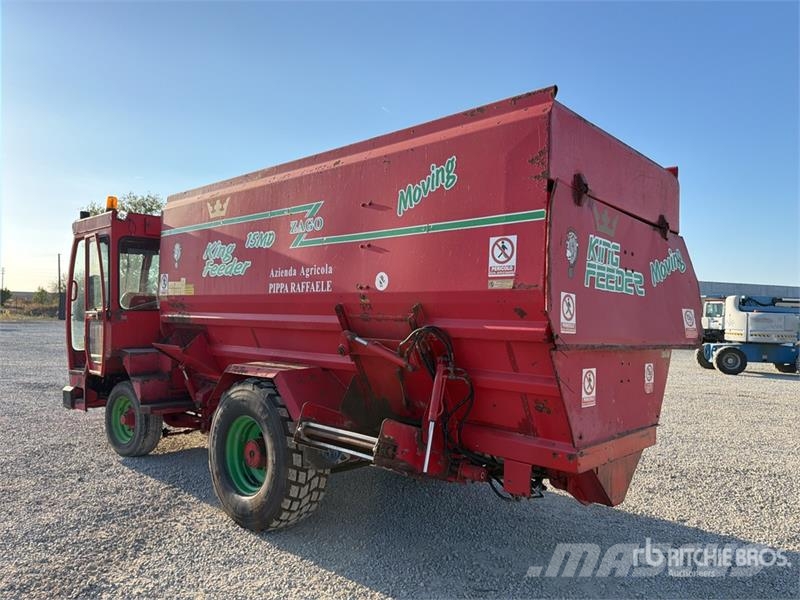 Zago KING 15 MD 4000 kg Feed Mixer Кормораздатчики