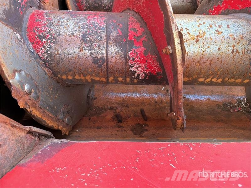 Zago KING 15 MD 4000 kg Feed Mixer Кормораздатчики