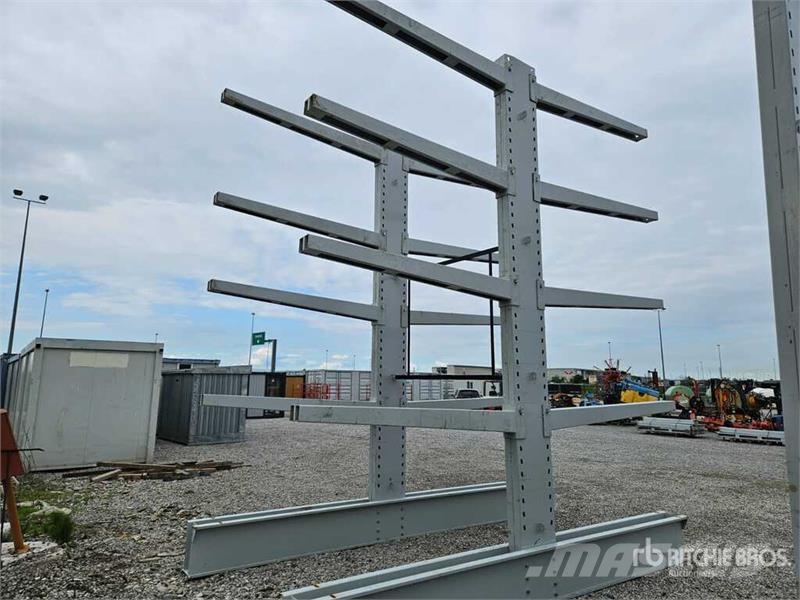 Zinc Heavy-Duty Pallet Scaffolding With Blue Beams Costruzioni - Altro