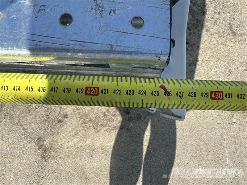 Zinc Heavy-Duty Pallet Scaffolding With Yellow Bea Costruzioni - Altro