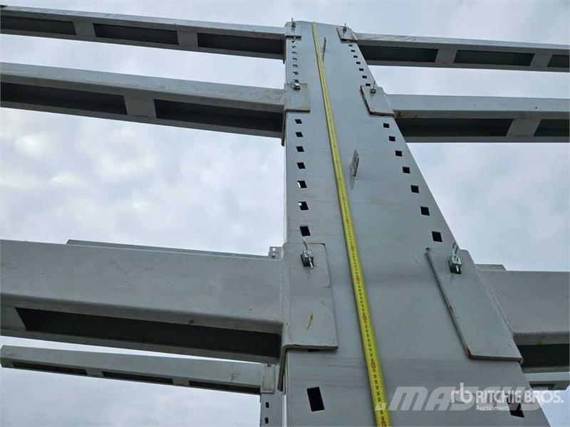 Zinc Heavy-Duty Pallet Scaffolding With Blue Beams Costruzioni - Altro