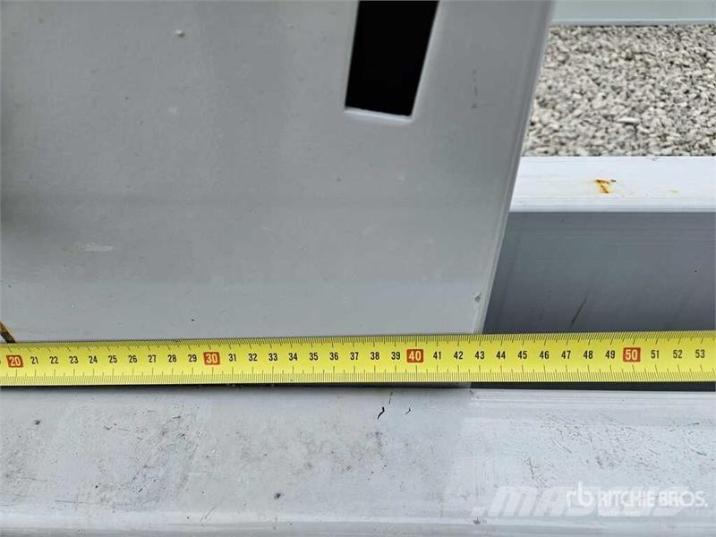 Zinc Heavy-Duty Pallet Scaffolding With Blue Beams Costruzioni - Altro