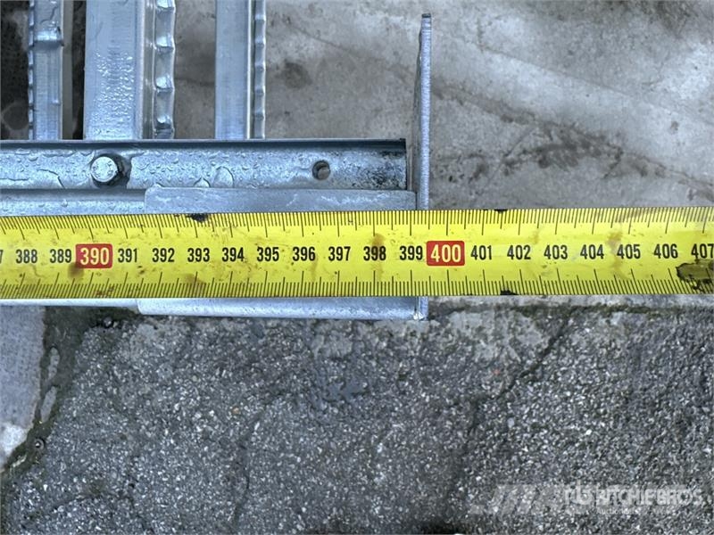  Zinc Heavy-Duty Pallet Scaffolding With Blue Beams Diger