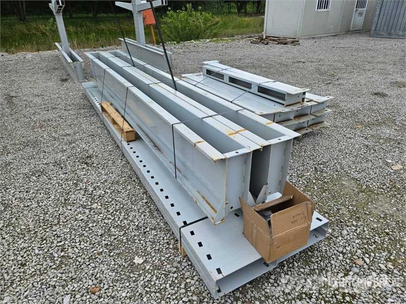 Zinc Heavy-Duty Pallet Scaffolding With Blue Beams Costruzioni - Altro