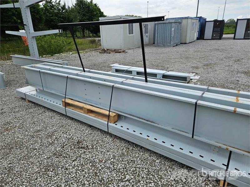 Zinc Heavy-Duty Pallet Scaffolding With Blue Beams Costruzioni - Altro