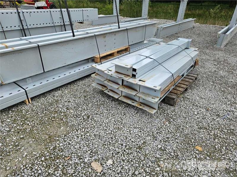 Zinc Heavy-Duty Pallet Scaffolding With Blue Beams Costruzioni - Altro