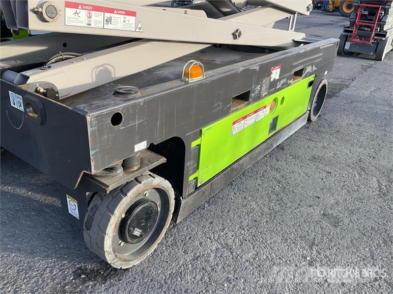 Zoomlion ZS1414-0022 Electric 15.7M Scissor Lift Saxliftar