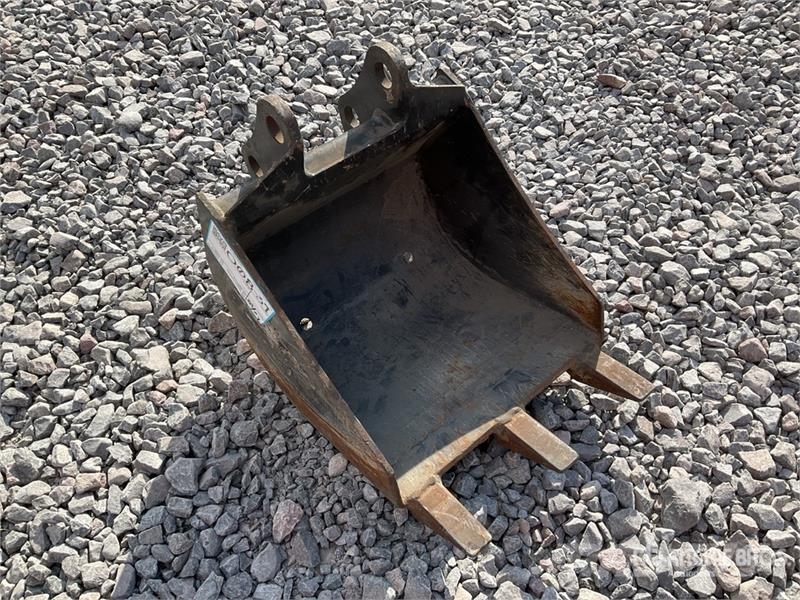  12 in Digging Cucharon / Excavator Bucket - Fits M Cucharones