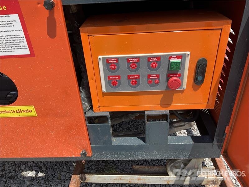  15 MCP Bomba de Concreto (Sin Usar) / Concrete Pum مضخات خرسانة