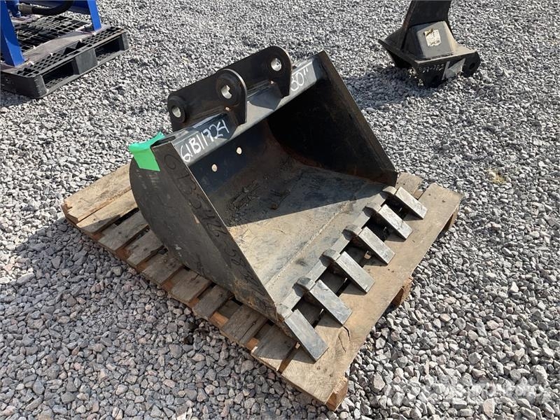  29 in Digging Cucharon / Excavator Bucket - Fits M Cucharones