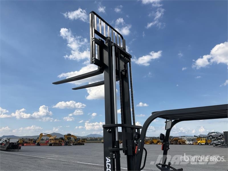  Accodr FD35W 7700 lb Pneumatic Tire Montacargas (S Autokrāvēji - citi