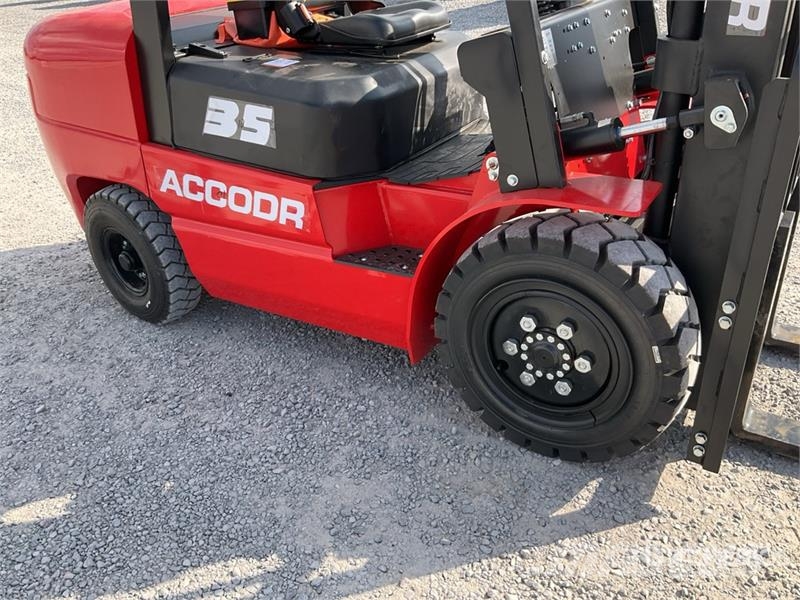  Accodr FD35W 7700 lb Pneumatic Tire Montacargas (S Autokrāvēji - citi