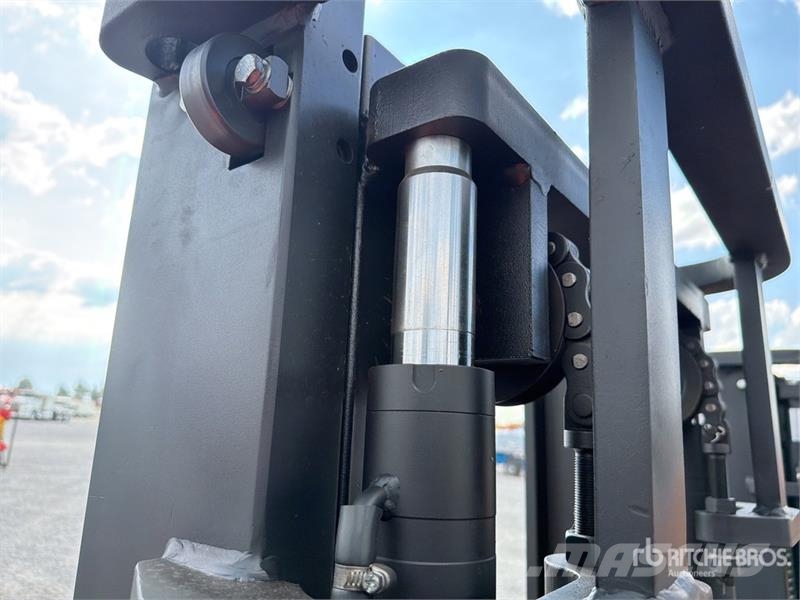  Accodr FD35W 7700 lb Pneumatic Tire Montacargas (S Autokrāvēji - citi