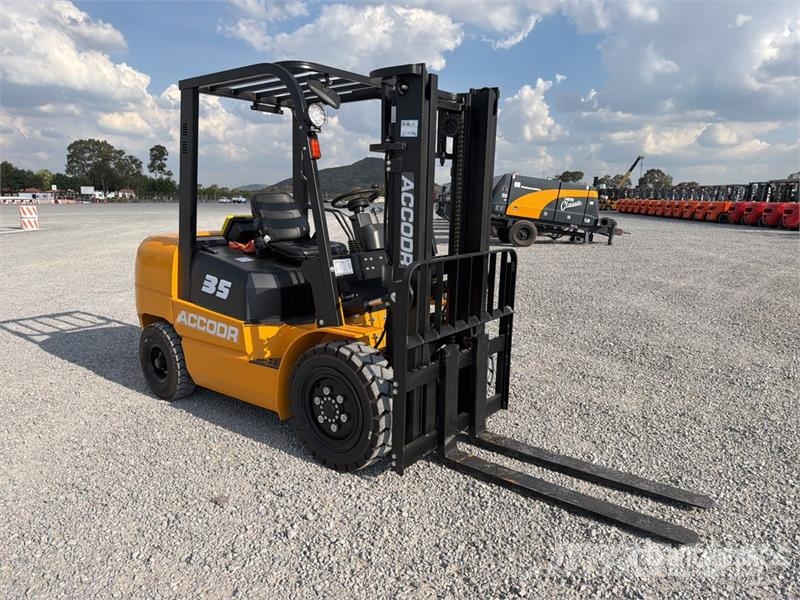 Accodr FD35W 7700 lb Pneumatic Tire Montacargas (S Targoncák-Egyéb
