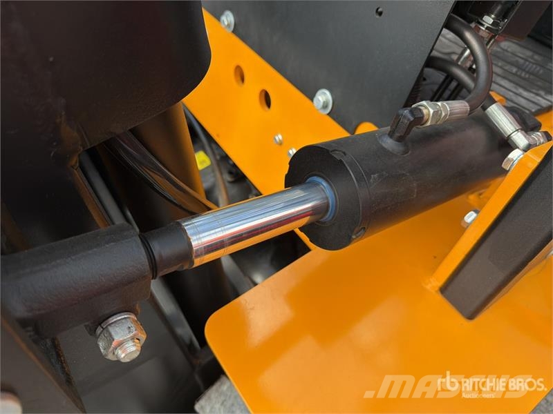 Accodr FD35W 7700 lb Pneumatic Tire Montacargas (S Targoncák-Egyéb