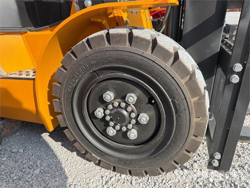 Accodr FD35W 7700 lb Pneumatic Tire Montacargas (S Targoncák-Egyéb