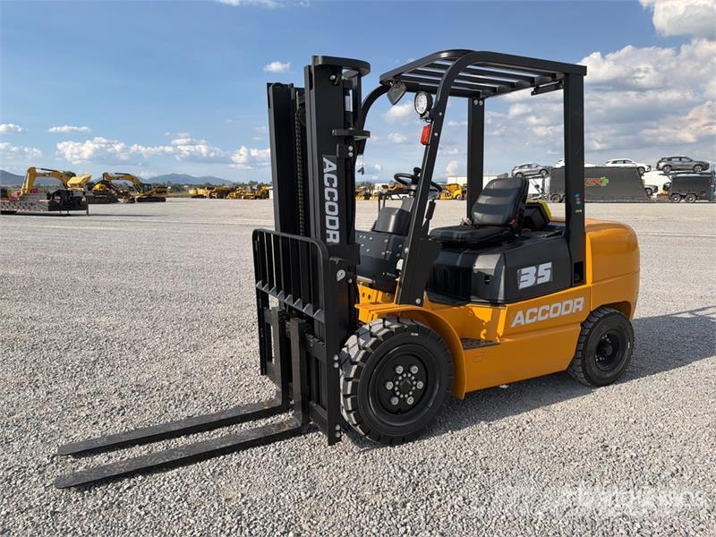 Accodr FD35W 7700 lb Pneumatic Tire Montacargas (S Targoncák-Egyéb