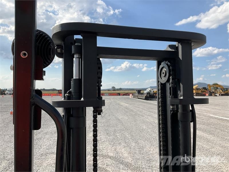  Accodr FD35W 7700 lb Pneumatic Tire Montacargas (S Autokrāvēji - citi