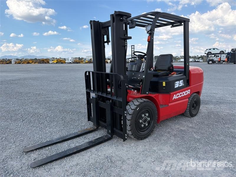  Accodr FD35W 7700 lb Pneumatic Tire Montacargas (S شاحنات ذات رافعات شوكية - أخرى