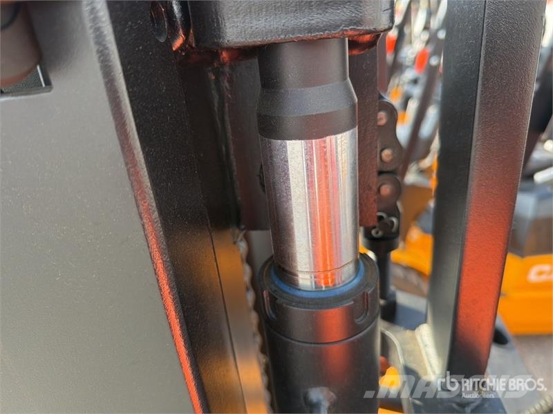 Accodr FD35W 7700 lb Pneumatic Tire Montacargas (S Targoncák-Egyéb