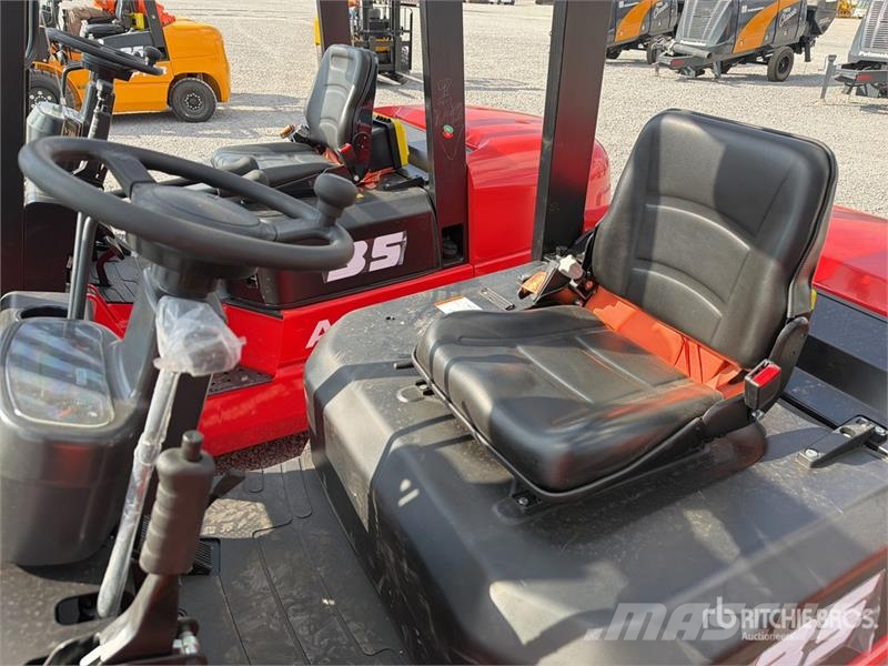  Accodr FD35W 7700 lb Pneumatic Tire Montacargas (S Autokrāvēji - citi
