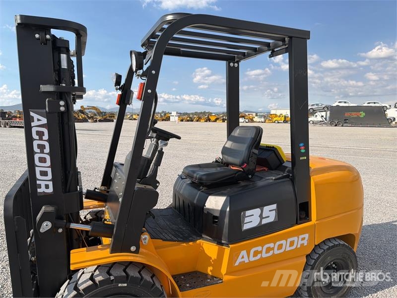 Accodr FD35W 7700 lb Pneumatic Tire Montacargas (S Targoncák-Egyéb