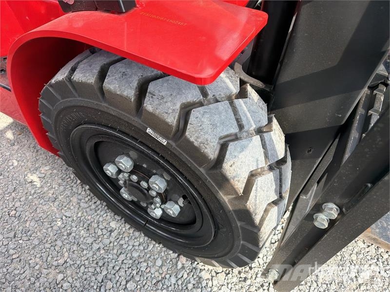  Accodr FD35W 7700 lb Pneumatic Tire Montacargas (S Autokrāvēji - citi