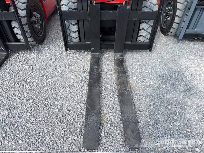  Accodr FD35W 7700 lb Pneumatic Tire Montacargas (S Autokrāvēji - citi