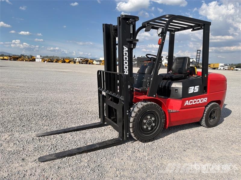  Accodr FD35W 7700 lb Pneumatic Tire Montacargas (S Autokrāvēji - citi