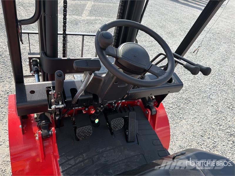  Accodr FD35W 7700 lb Pneumatic Tire Montacargas (S شاحنات ذات رافعات شوكية - أخرى