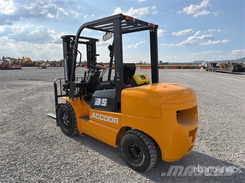 Accodr FD35W 7700 lb Pneumatic Tire Montacargas (S Targoncák-Egyéb