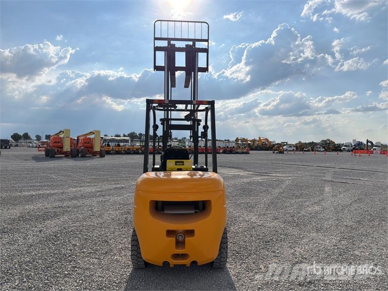 Accodr FD35W 7700 lb Pneumatic Tire Montacargas (S Targoncák-Egyéb