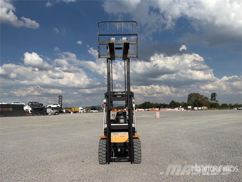 Accodr FD35W 7700 lb Pneumatic Tire Montacargas (S Targoncák-Egyéb